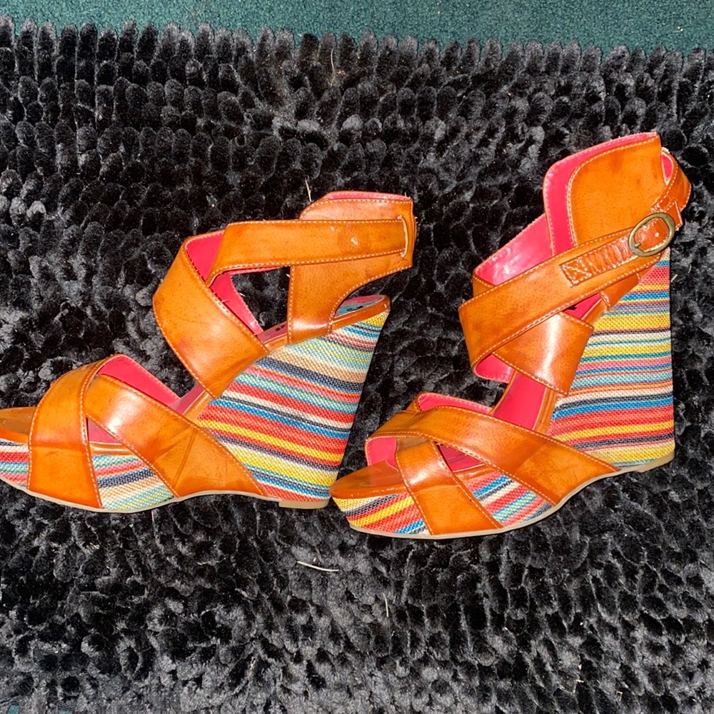 Sandals - Picture 2 of 4